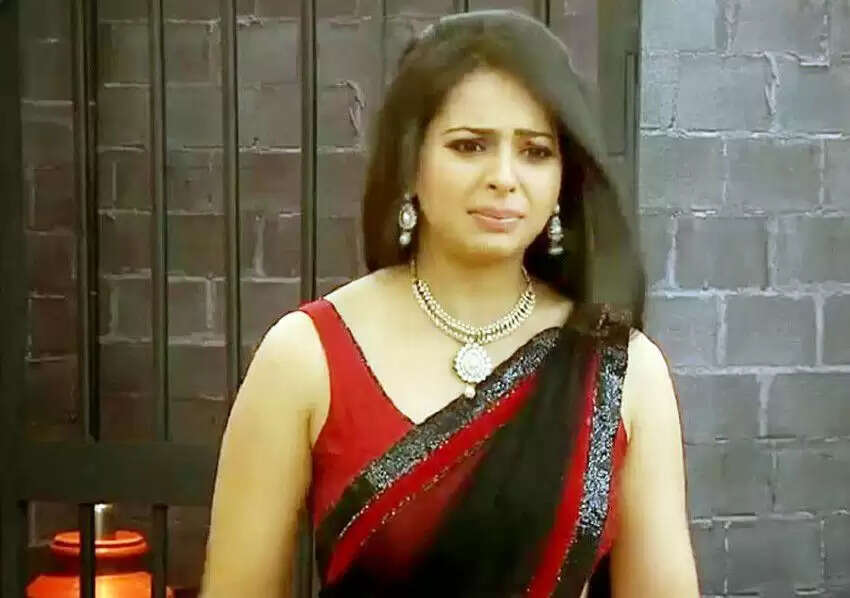 மோனிகா